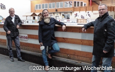 Die Eishalle kommt in die Hand des Fleckens