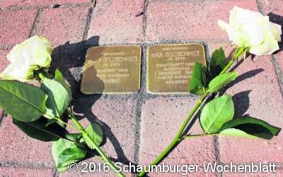 Stolpersteine vor der Synagoge