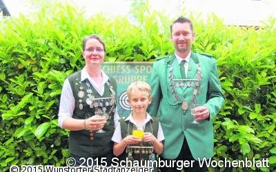 Schießsportgruppe in Familienhand