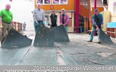 Neue Matten für die Schlittschuhläufer