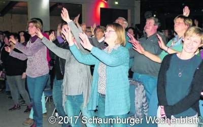 Ein Massenchor im Sägewerk