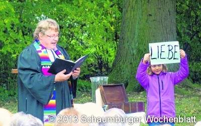 Zahllose Besucher aus nah und fern genießen einen kurzweiligen Sonntag