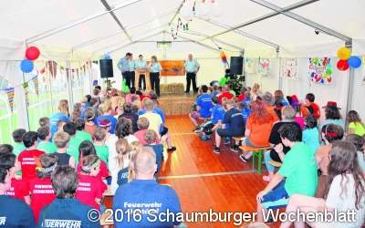 Matschspiele beim Zeltlager der Kinderfeuerwehr in Exten