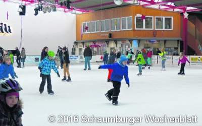 Wieder mehr als 33 000 Besucher auf dem Eis