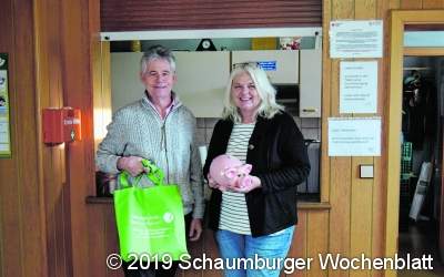Gefülltes Sparschwein für die Tafel