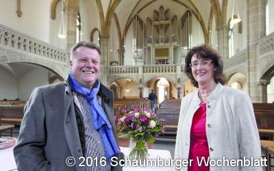 Über 12.000 Bücher