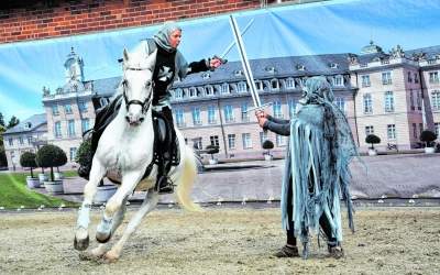 Spannendes Pony Theater