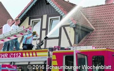 In langen Polonaisen  geht‘s ums Rundteil