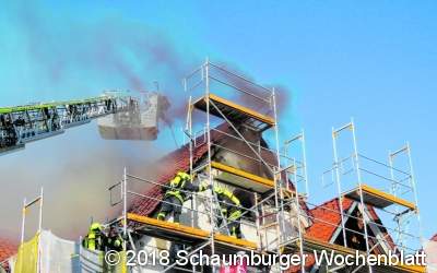 Dachstuhlbrand führt zu Großeinsatz