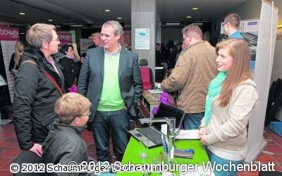 Schüler und Ausbilder kommen ins Gespräch