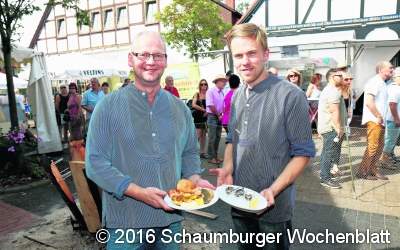﻿Feuerlachs auf der Steinhuder Schlemmermeile