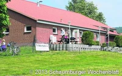 Statt Pfeilen fliegen jetzt Kleiderbügel