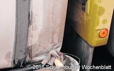 Tiefladerfahrer passt nicht auf
