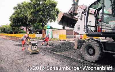 Die Kreuzungen werden fertig, der Schulbus kann rechtzeitig fahren