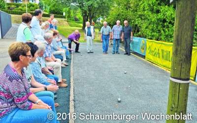 Dorfgemeinschaft jetzt mit Boule-Platz