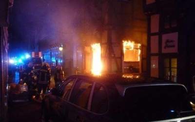 Feuer in Mehrfamilienhaus