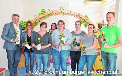 Überraschung: Hier kommt der Mann mit den Rosen