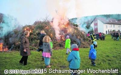 Fackeln können Osterfeuer nicht entzünden