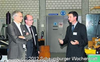 Wirtschaftsförderung eröffnet Schaumburger Unternehmern Einblicke in innovative Technik