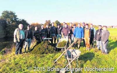 ﻿Gewässer werden gepflegt