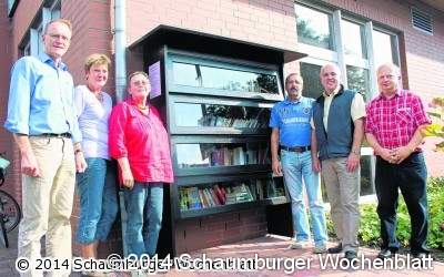 Bücherschrank ermöglicht Geben und Nehmen zwischen Haster Bücherwürmern Vor Bürgerhaus offiziell eröffnet / Helga Geisel: 