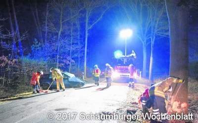Verunglückte Person im Waldabschnitt