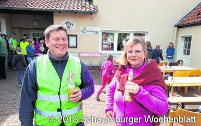 Drei Anhänger voller Müll kommen zusammen