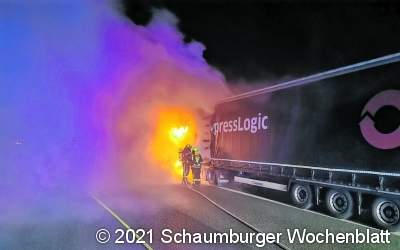 Lkw brennt aus