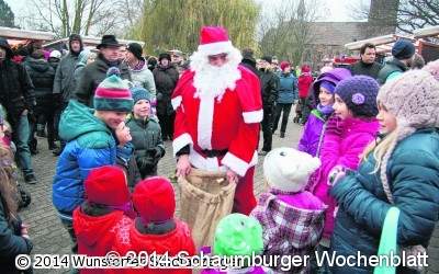 Zum ersten Mal lässt sich der Weihnachtsmann blicken