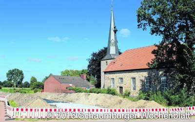 Plane deckt den Stadtplatz ab