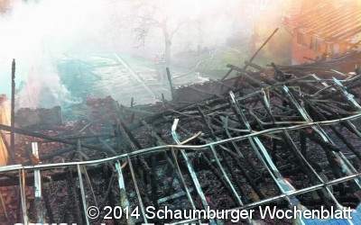 Großbrand zerstört einen Landwirtschaftsbetrieb