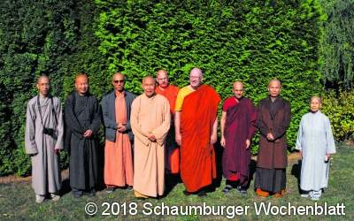 Ehrwürdige Gäste 
besuchen Bad Nenndorf