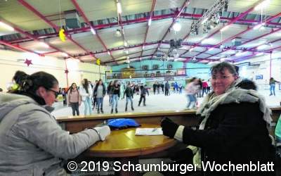 Kicker laufen 8747 Runden auf dem Eis