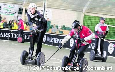 Ballspiel zu Gefährt: Mammut schlägt Pirat