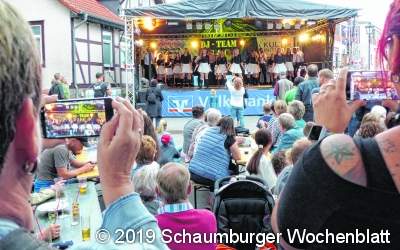 Laute Seemannsklänge und lustiges Alpenflair