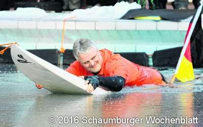 Nur einmal heil über das Schwimmbecken kommen