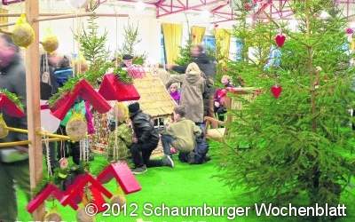 Große Steine liegen dem Weihnachtsmarkt im Weg
