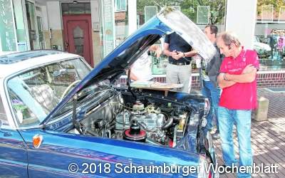 Tausende Besucher genießen die Faszination Auto in der Innenstadt