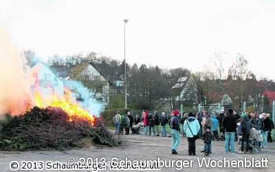 Osterfeuer und ein Fackelumzug