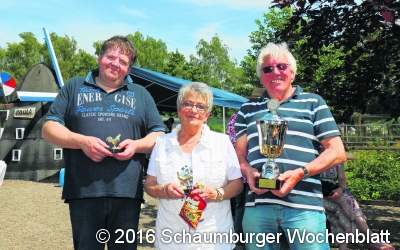 ﻿Großes Hahnenkrähen im Park