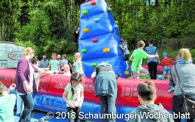 Fußball, Boule und Show beim großen Familienfest