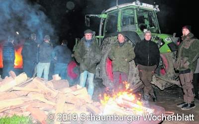 Mit Mahnwache und Trecker-Sternfahrt
