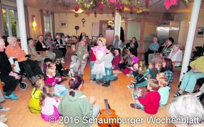 Prinzessin Lillifee und ihre Freunde besuchen Senioren