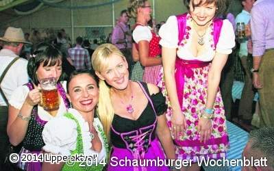 Meinberger laben sich an bayerischem Festbier