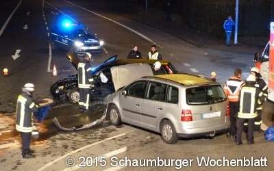 PKW-Fahrerin schwer verletzt