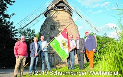 Fahnennägel bekommen glänzenden Zuwachs
