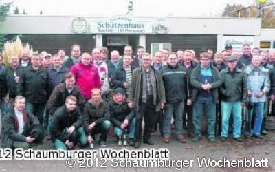 Rottbrüder wandern durch die Feldmark