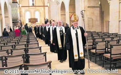 Abschiede, Bauten und Hexen