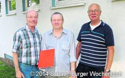 Urkunde überreicht