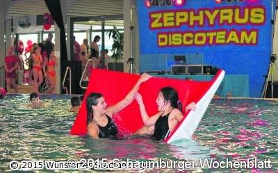 Große Wasserdisco bringt Spaß